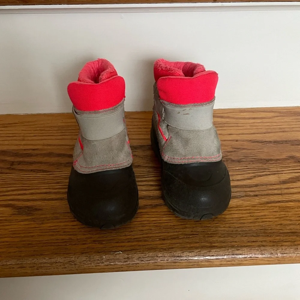 The North Face Alpenglow Toddler Boots Size US 8/Eur 25 Pink And Gray Girls